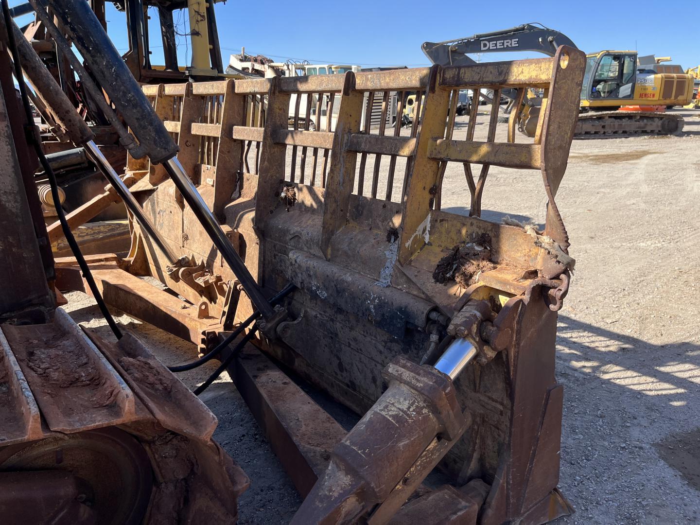 ./imagenes/INVOICE/2019/17392/TOPADOR FRONTAL CATERPILLAR D6T (13).JPG